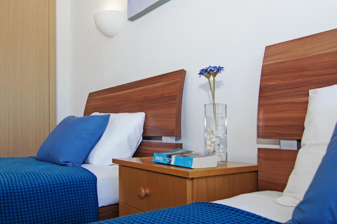Calypso - Coralli Beachfront Apartment Protaras Exterior foto